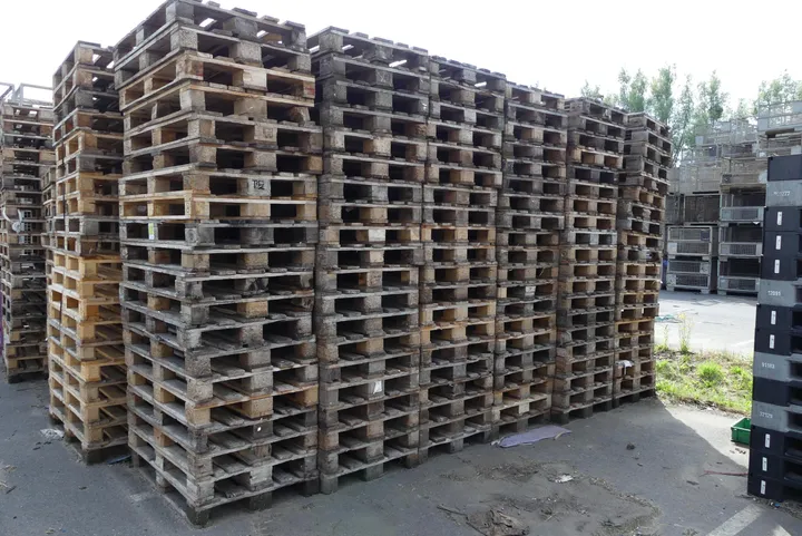 Posten Paletten Hinweis: Evtl. sind vereinzelte Einwegpaletten dabei.
